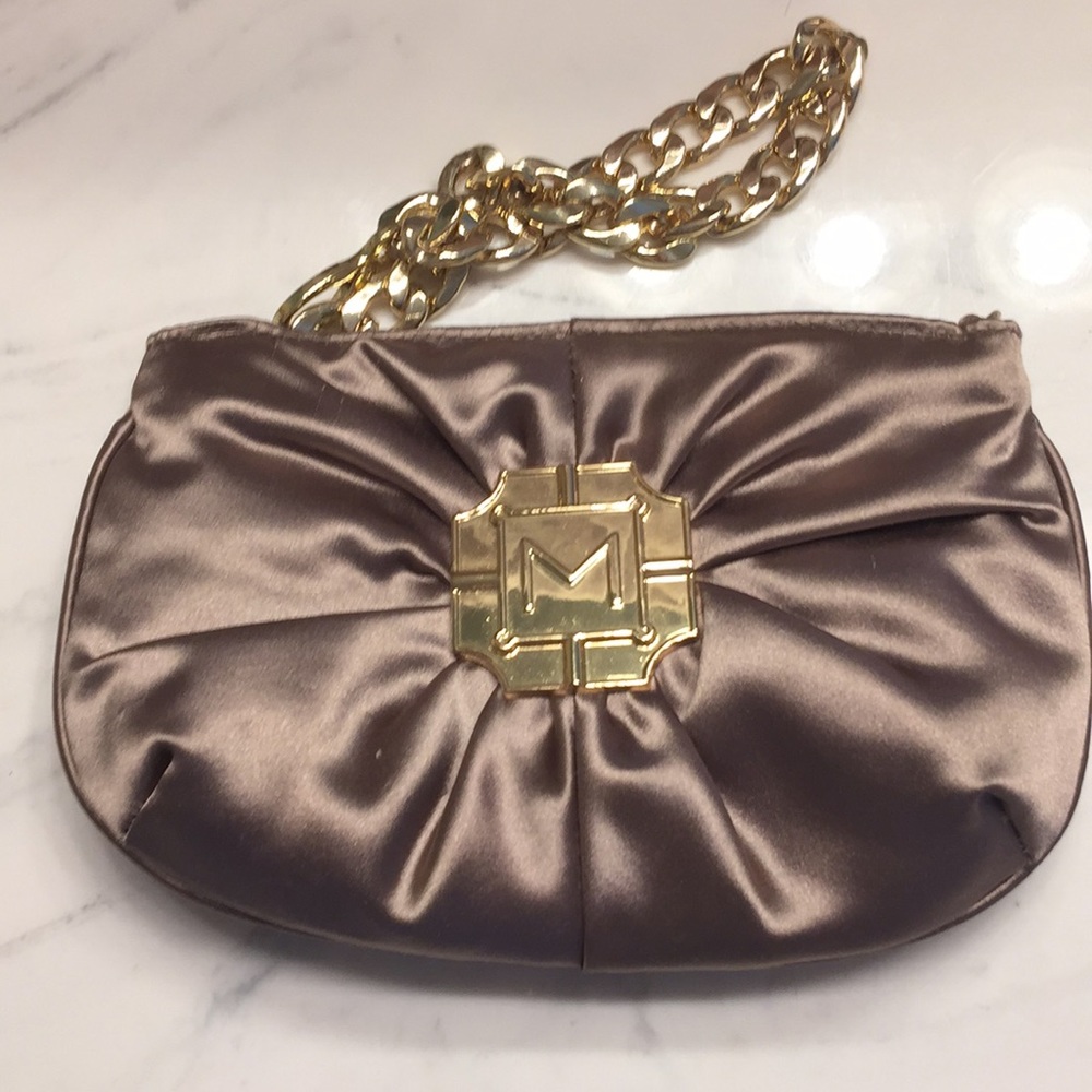 💕Clutches,Wristlets 💕 - Picture 2 of 2